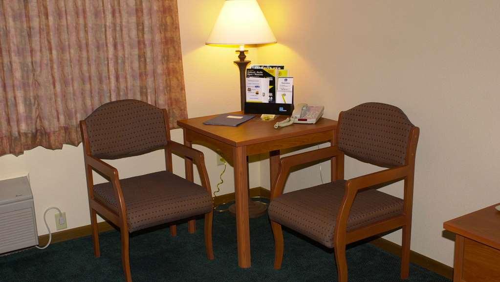 Super 8 By Wyndham Berlin Wi Hotel Quarto foto