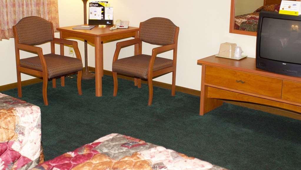 Super 8 By Wyndham Berlin Wi Hotel Quarto foto